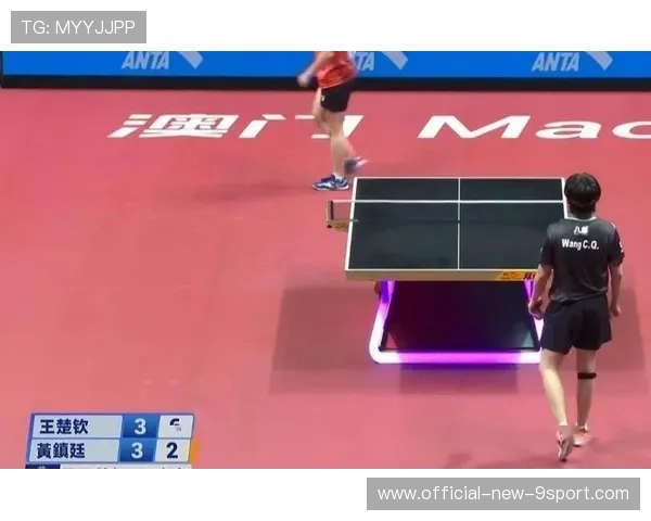 乒乓球发球旋转之谜：从强旋转到摄影机抖动的极致瞬间