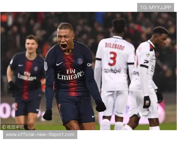 维拉盯内马尔式路：足球天才的追踪之旅