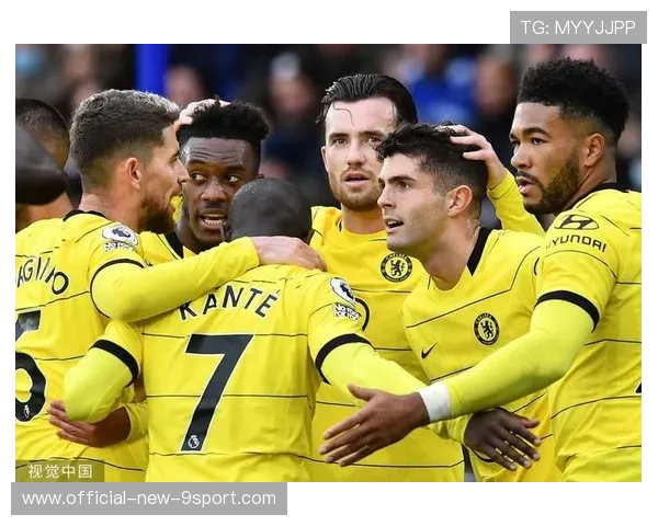 坎特在吉达联合完成底线铲断,阻断对方禁区突破 坎特在吉达联合完成底线铲断,阻断对方禁区突破